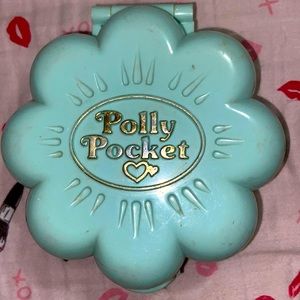 Rare Blue Flower Polly Pocket toy made in 1990!